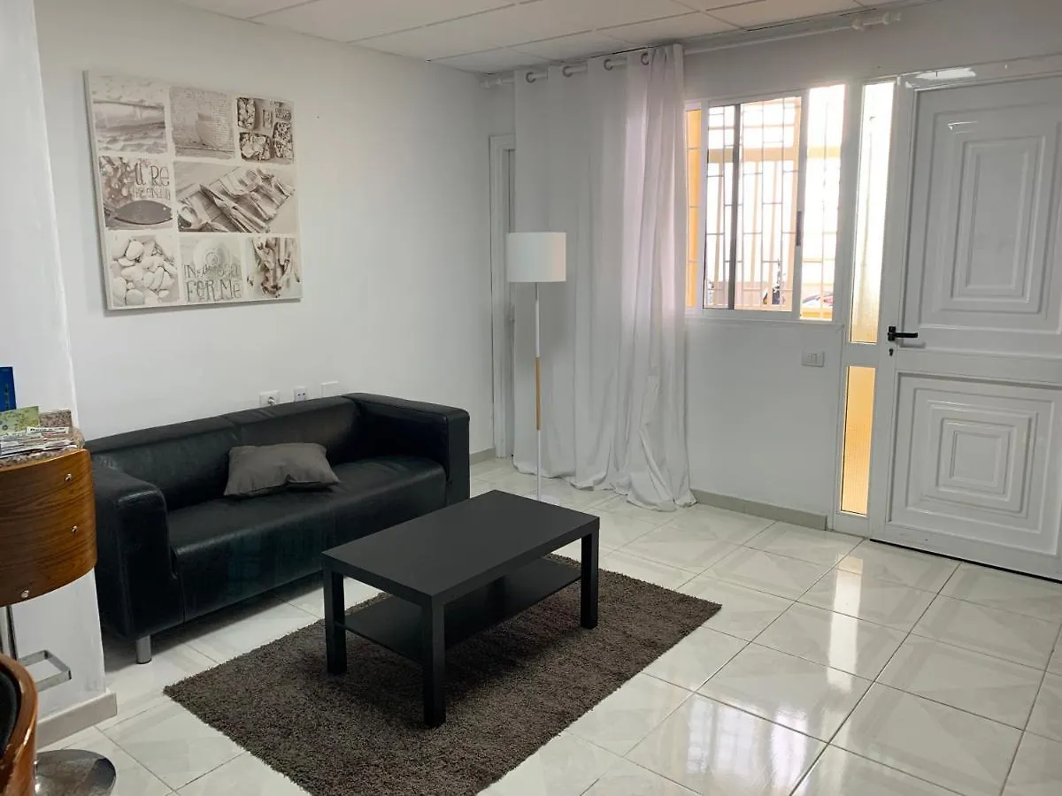 Homestay Luxury Rooms In Apartment Shared A Los Cristianos Playa Aire Conditioner Habitaciones Privada Stanza Arona  Spain